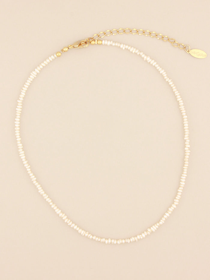 Dainty Simple Pearl Choker