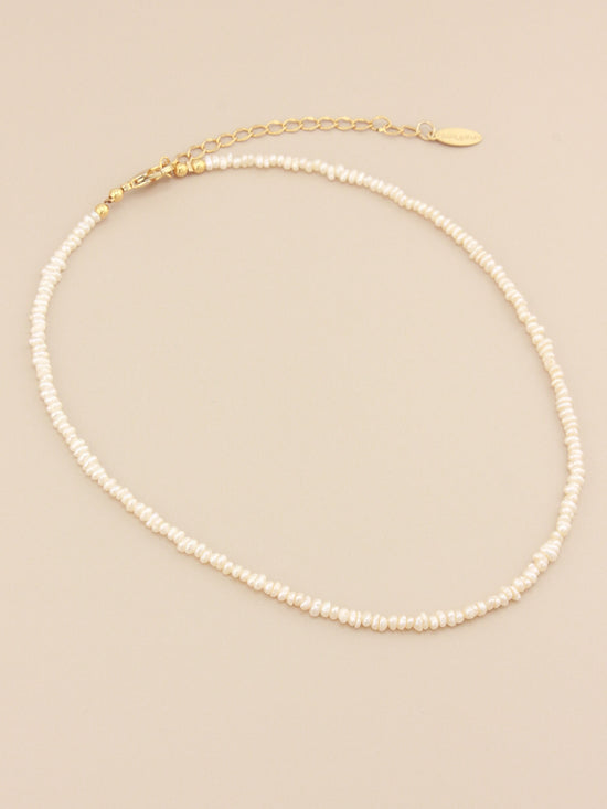 Dainty Simple Pearl Choker