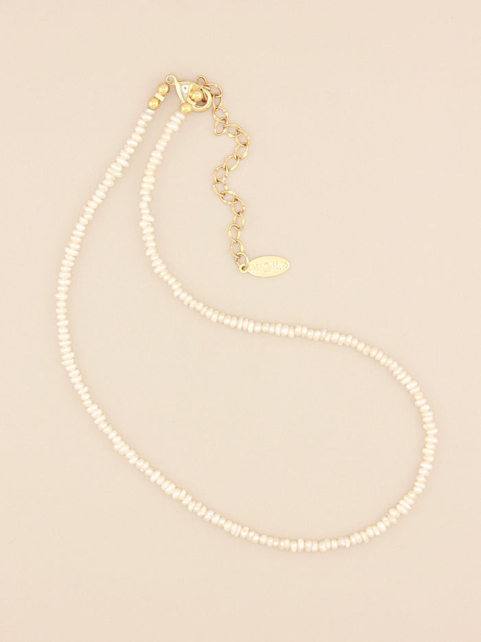 Dainty Simple Pearl Choker