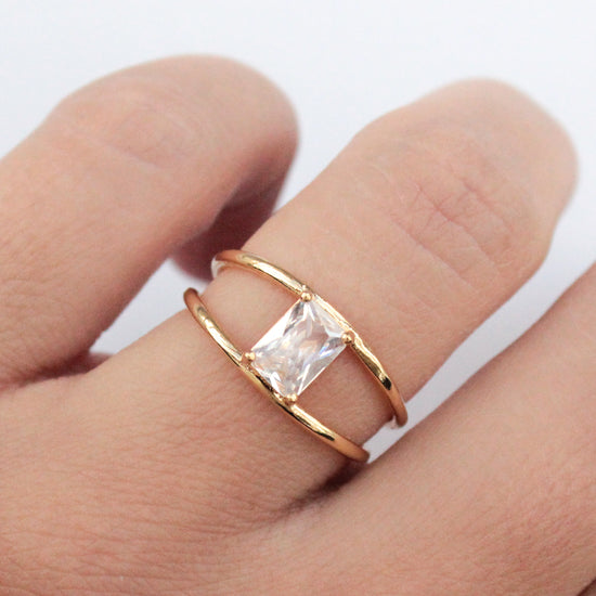 Single Baguette Clear Ring