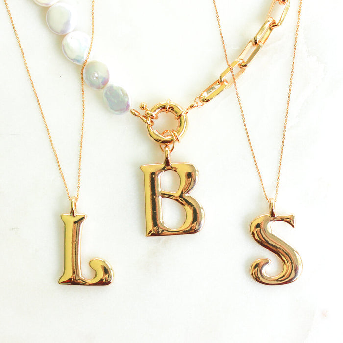 Retro Initial Pearl Lust